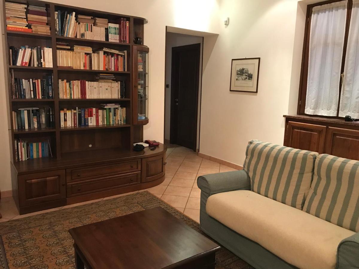 La Casa Del Melograno Apartment Alba  Bagian luar foto