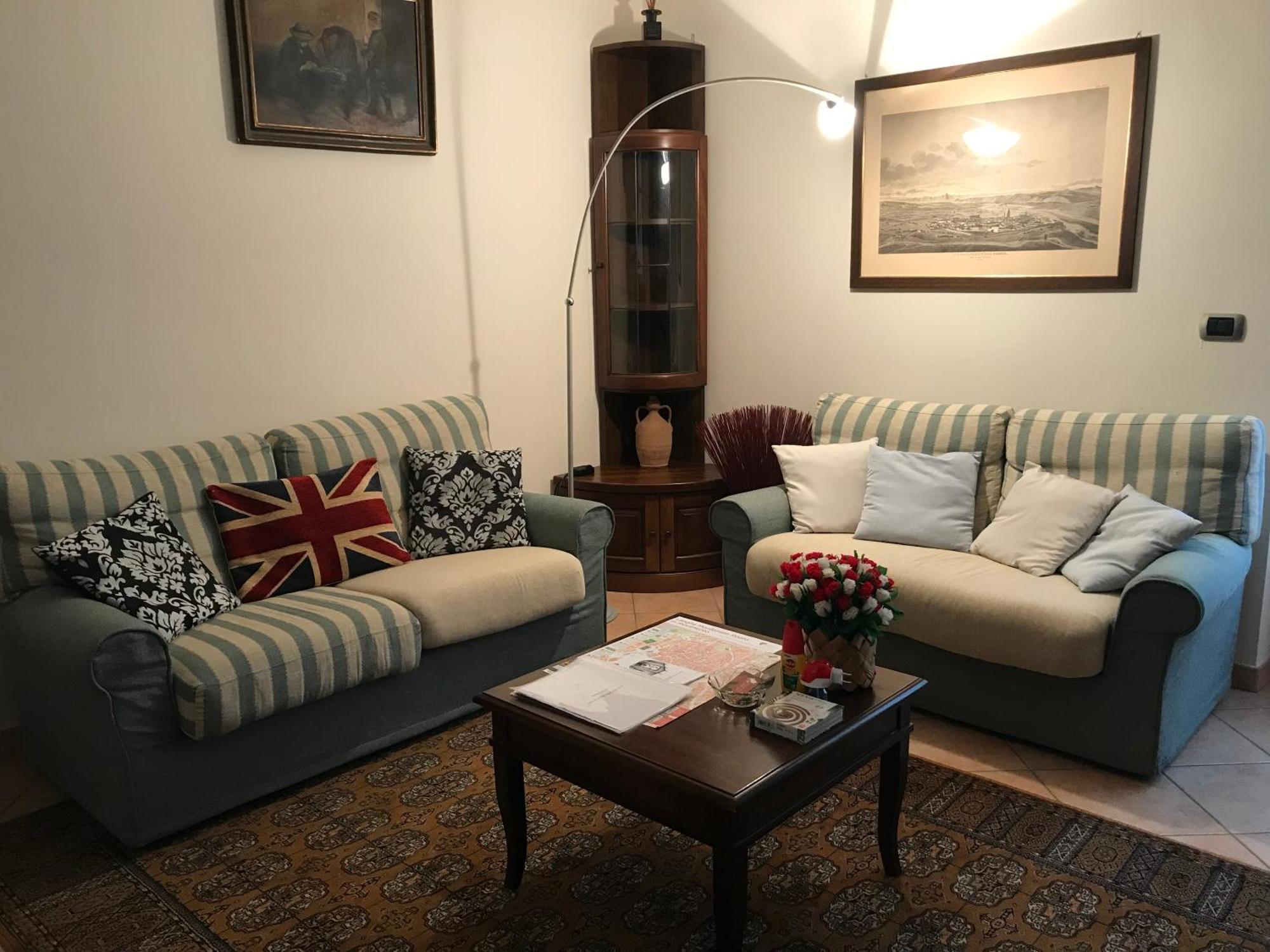 La Casa Del Melograno Apartment Alba  Bagian luar foto