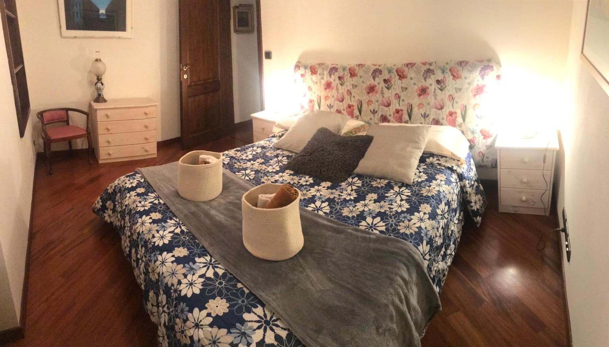 La Casa Del Melograno Apartment Alba  Bagian luar foto